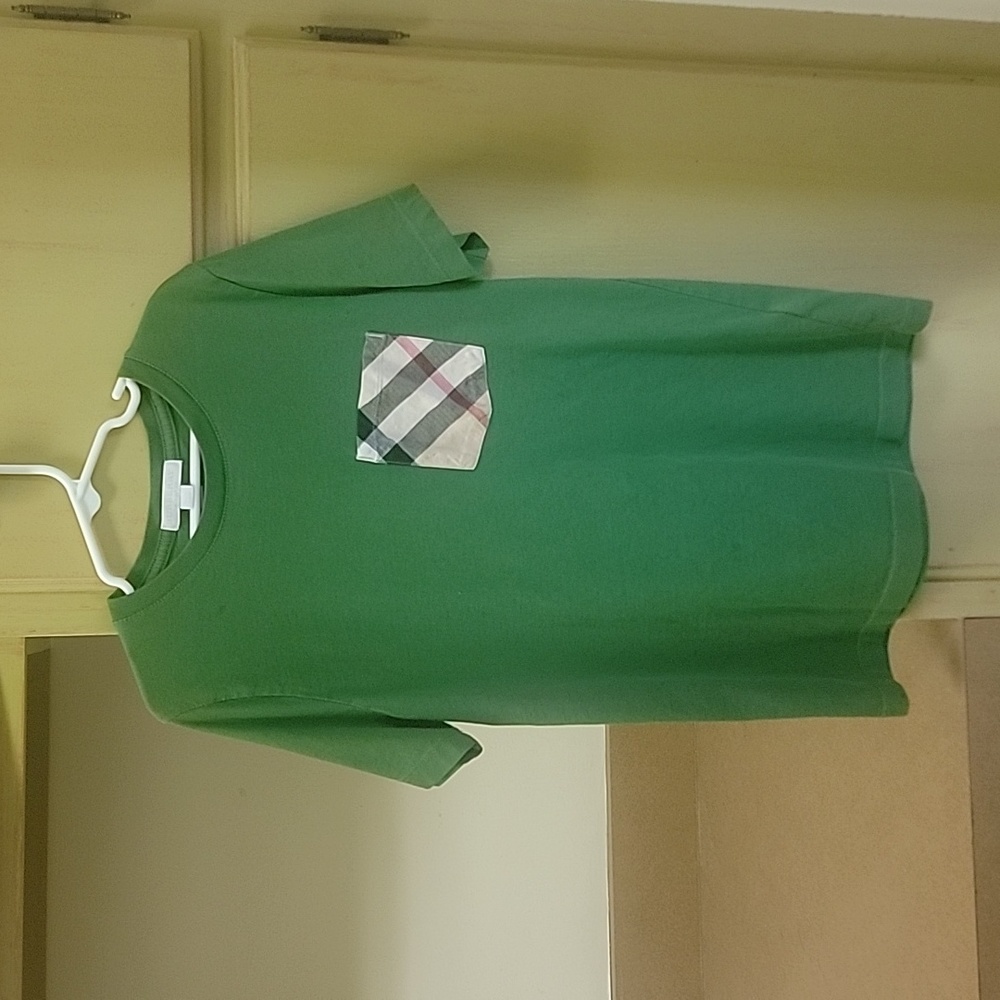 Burberry t shirt sz 12y (152cm)